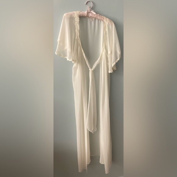 Victoria’s Secret Peignoir Set, Medium, Ivory - Picture 2 of 7